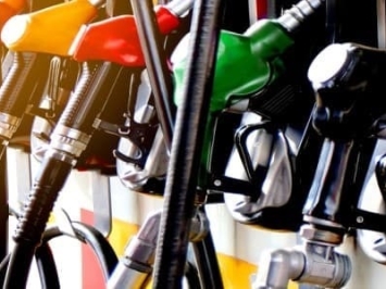Giá xăng dầu của Hoa Kỳ tăng bất chấp hàng tồn kho tăng